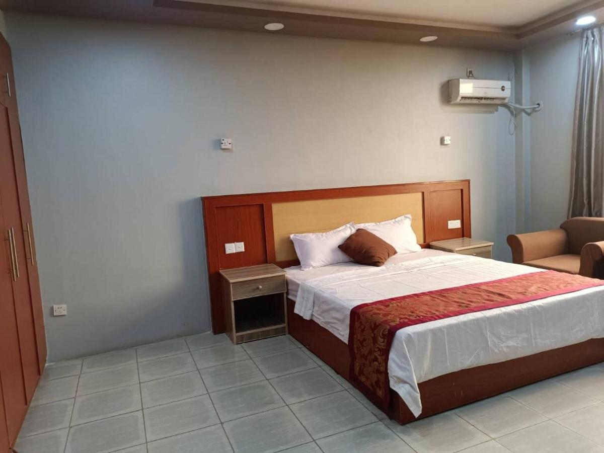 Eastern Plaza Hotel Djoeba Buitenkant foto