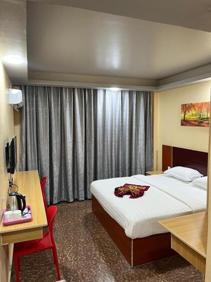 Eastern Plaza Hotel Djoeba Buitenkant foto
