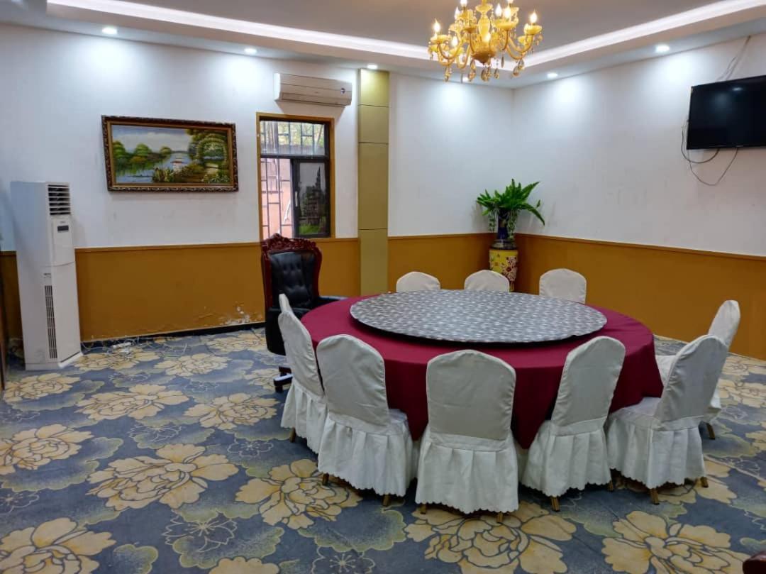 Eastern Plaza Hotel Djoeba Buitenkant foto